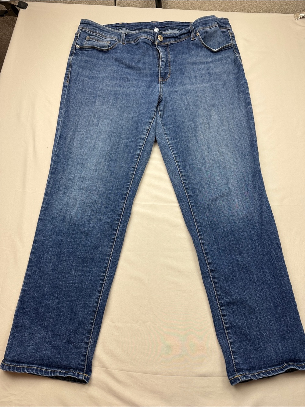 7 For All Mankind Women's Straight-Leg Jeans in Mid Blue Wash